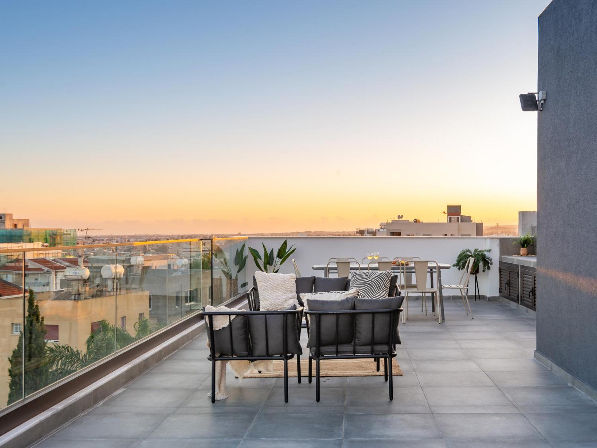 Sanders Palama Limassol Apartment ภายนอก รูปภาพ